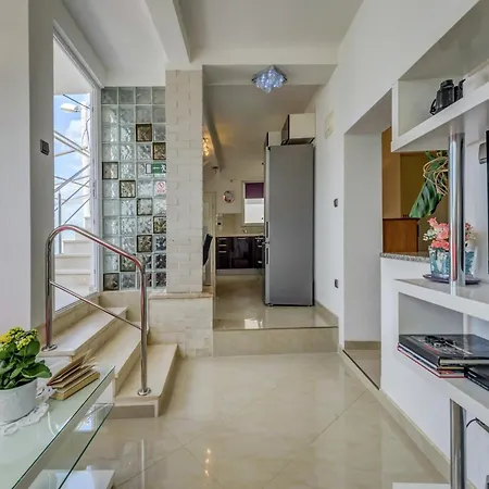 Luxurious In Arbanija With Jacuzzi * Trogir