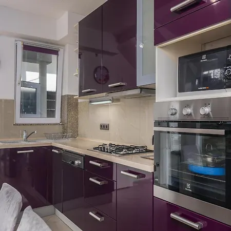 Luxurious In Arbanija With Jacuzzi Feriehus Trogir