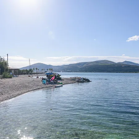 Feriehus Luxurious In Arbanija With Jacuzzi Trogir