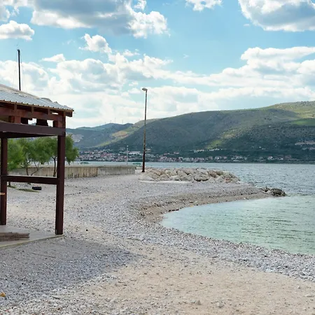 Luxurious In Arbanija With Jacuzzi Feriehus Trogir